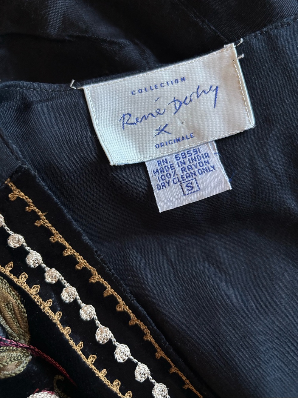 Vintage 90s René Derhy Black Velvet Floral Embroidered Boho Sleeveless Vest - Picture 10 of 10